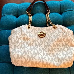 Michael Kors purse